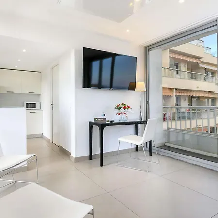 Ibis Styles Menton Centre-2